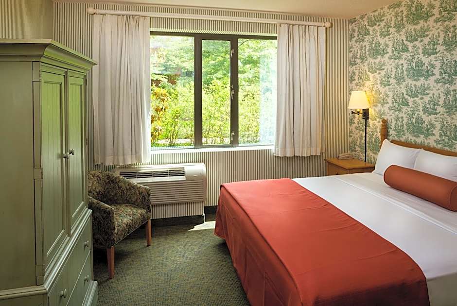 Williamsburg Woodlands Hotel & Suites, an official Colonial Williamsburg Hotel