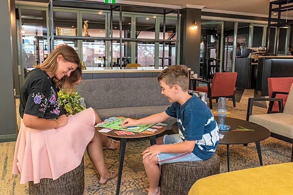 Burnett Riverside Hotel