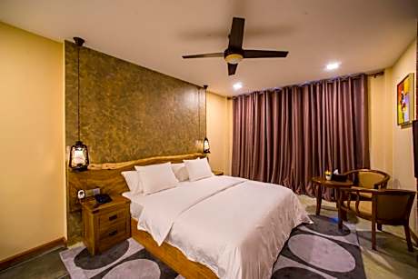 Standard Twin Room with Balcony & Sea View