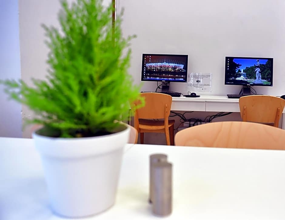 Warsaw Hostel Centrum Private Rooms & Dorms