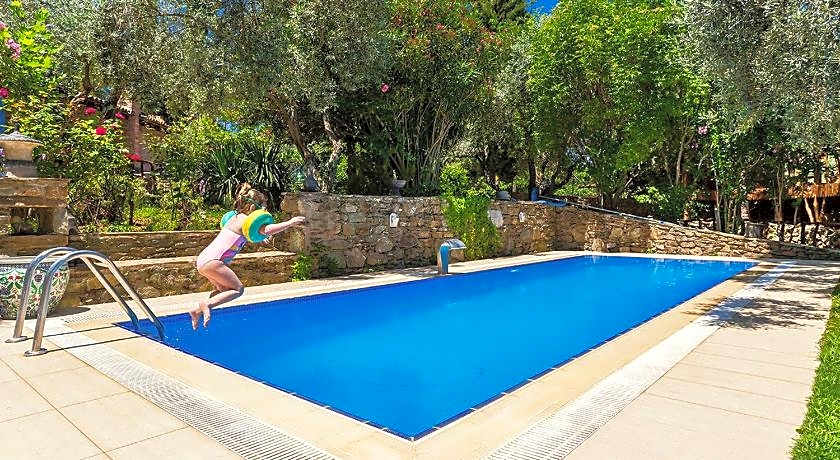 Stonehouse By Ipek Hotel