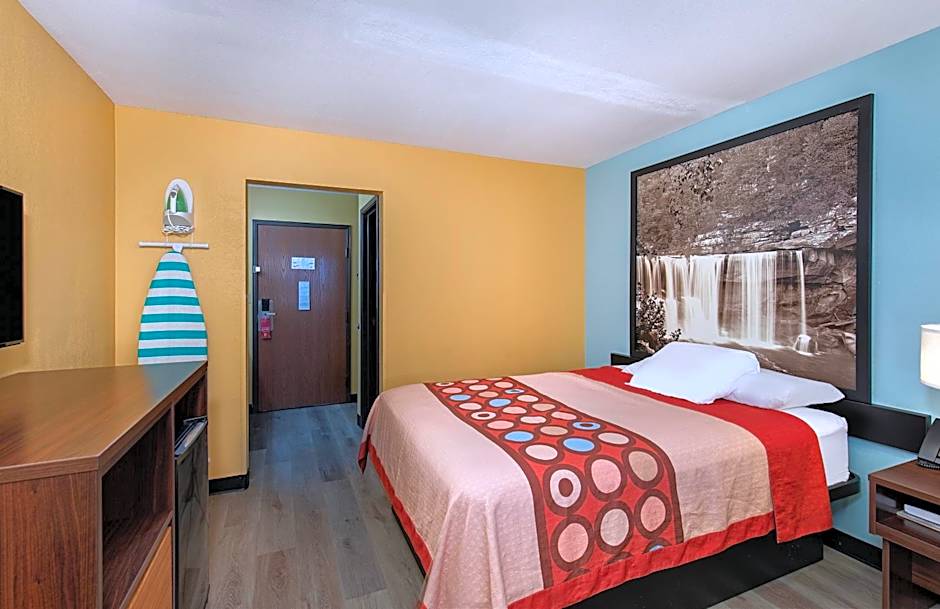 Super 8 by Wyndham Eddyville/Kuttawa