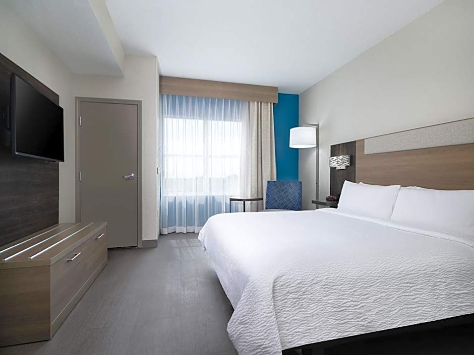 Holiday Inn Express & Suites Lakeland North - I-4 By IHG