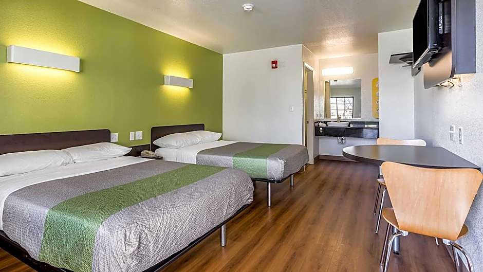 Motel 6-El Paso, TX - East