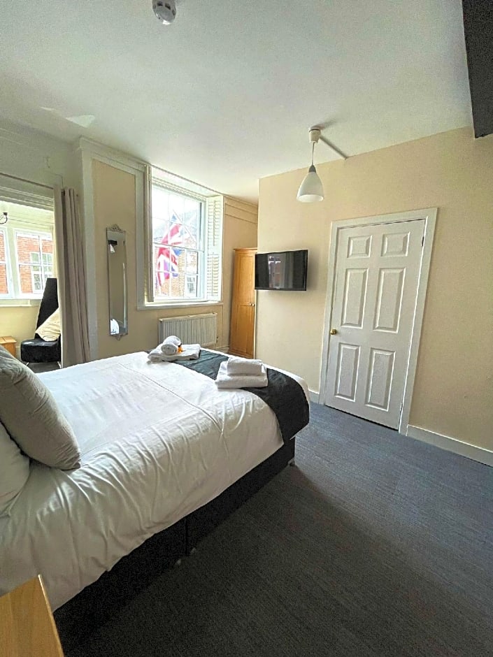 The Crown And Cushion