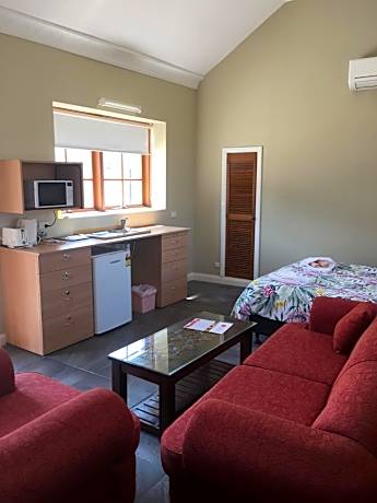 One-Bedroom Bungalow