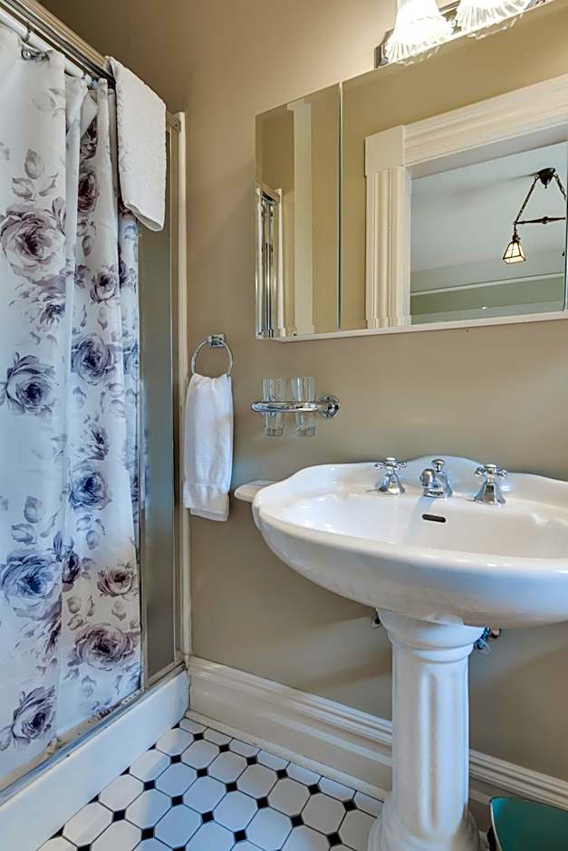 O Canada House Bed & Breakfast