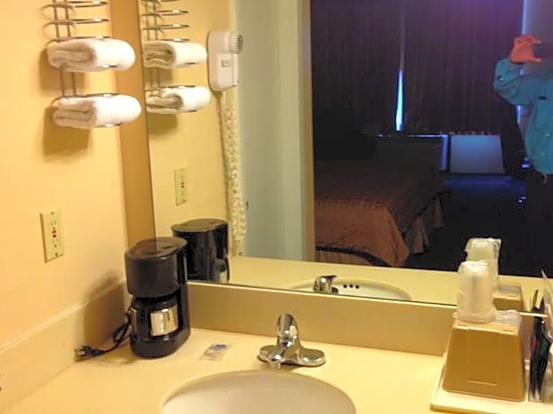 Americas Best Value Inn Hillsboro