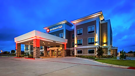 Best Western Plus Bay City Inn & Suites