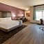 La Quinta Inn & Suites by Wyndham Terre Haute