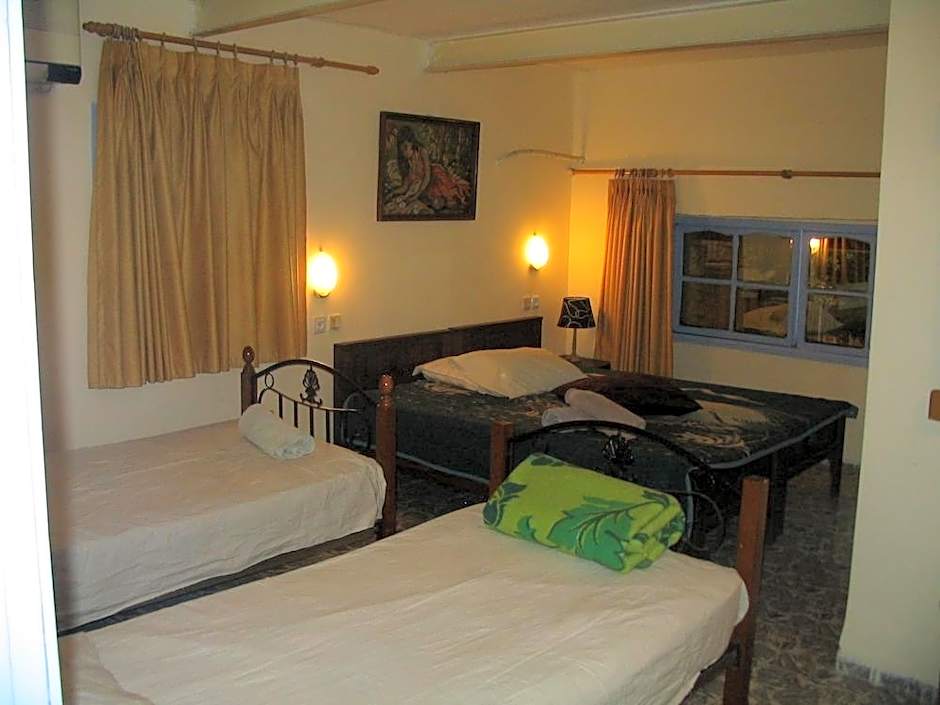 Akko Gate Hostel & Motel