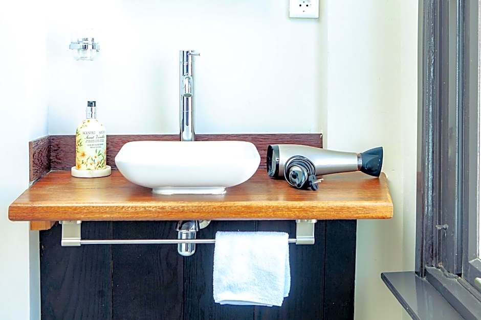 Zwanestein Canal House