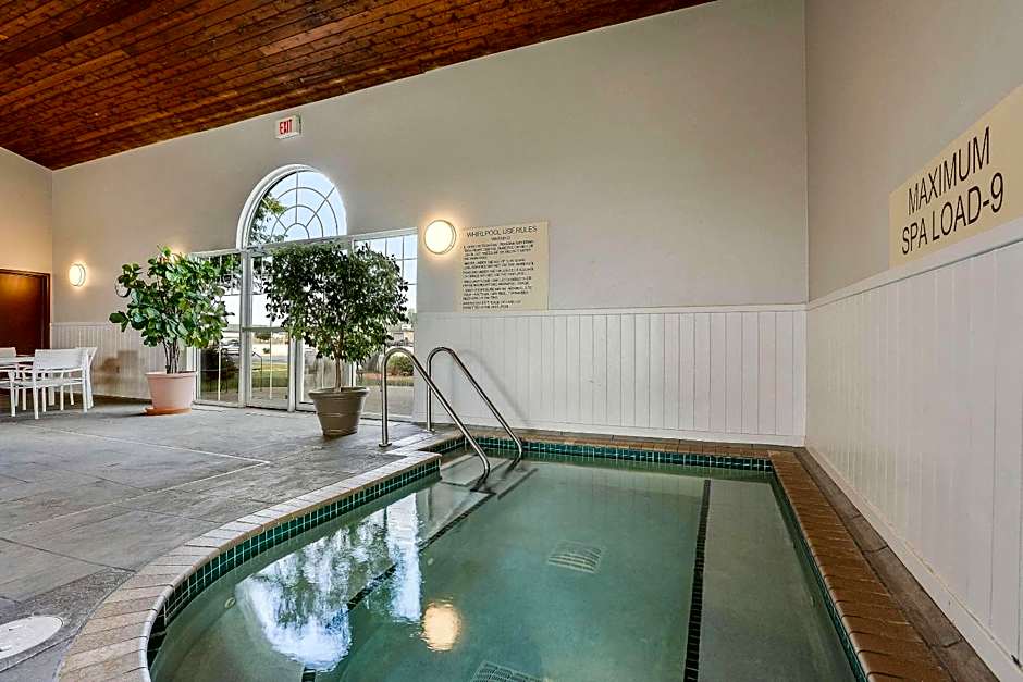 Country Inn & Suites by Radisson, Green Bay, WI