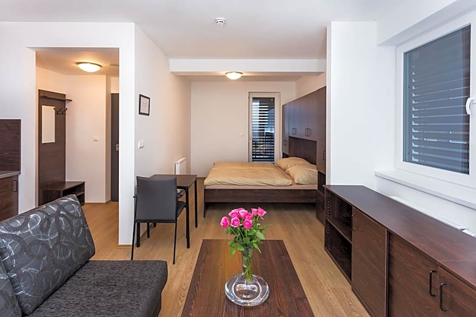 Barok Hotel and Apartments