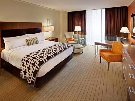 Deluxe King Room with City view - Hearing Accessible