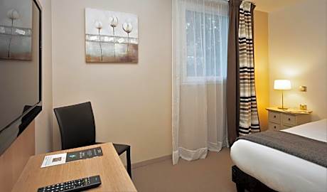 Family Triple Room - Two Rooms (2 Adults + 1 Child)