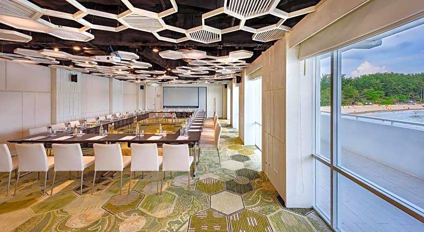 The Nai Harn (SHA Plus)