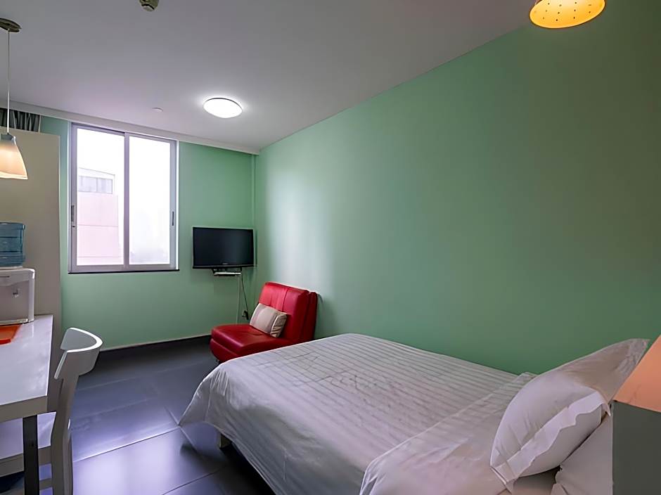 Ln White House Hotel