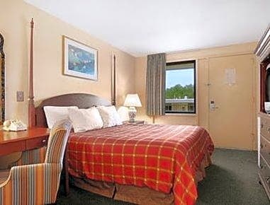 Days Inn by Wyndham College Park Airport Best Road