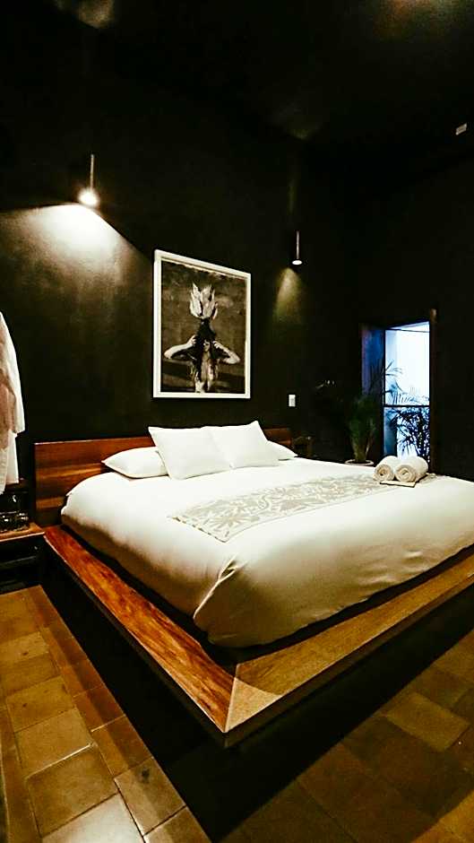 Hotel Sin Nombre
