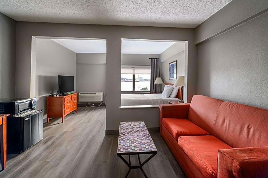 La Quinta Inn & Suites by Wyndham New Haven