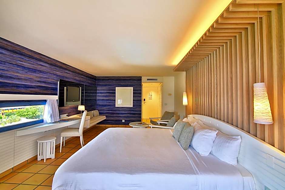 La Creole Beach Hotel & Spa