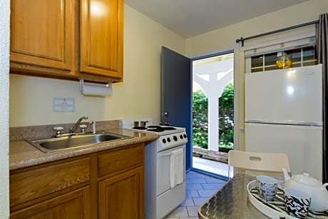 Queen Room with Kitchenette