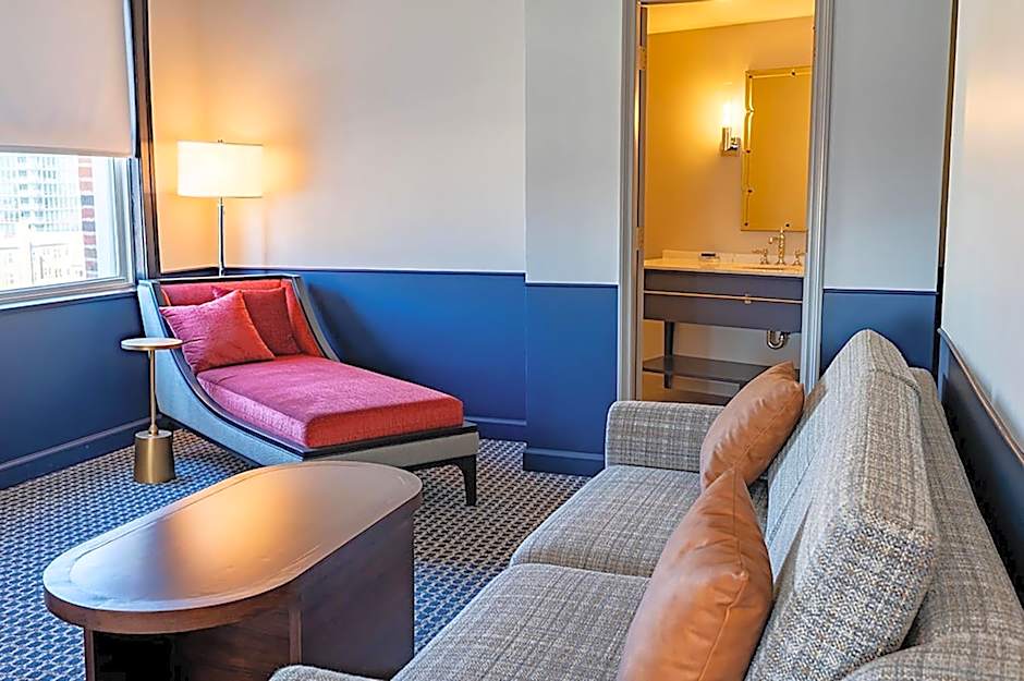 Hilton Orrington / Evanston