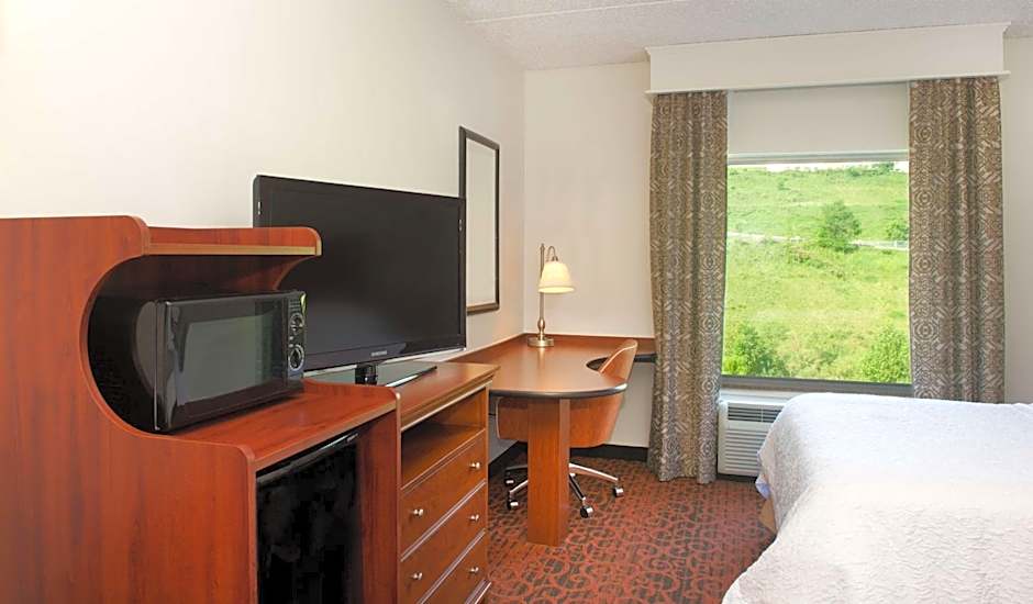 Hampton Inn By Hilton & Suites Pittsburgh-Meadow Lands