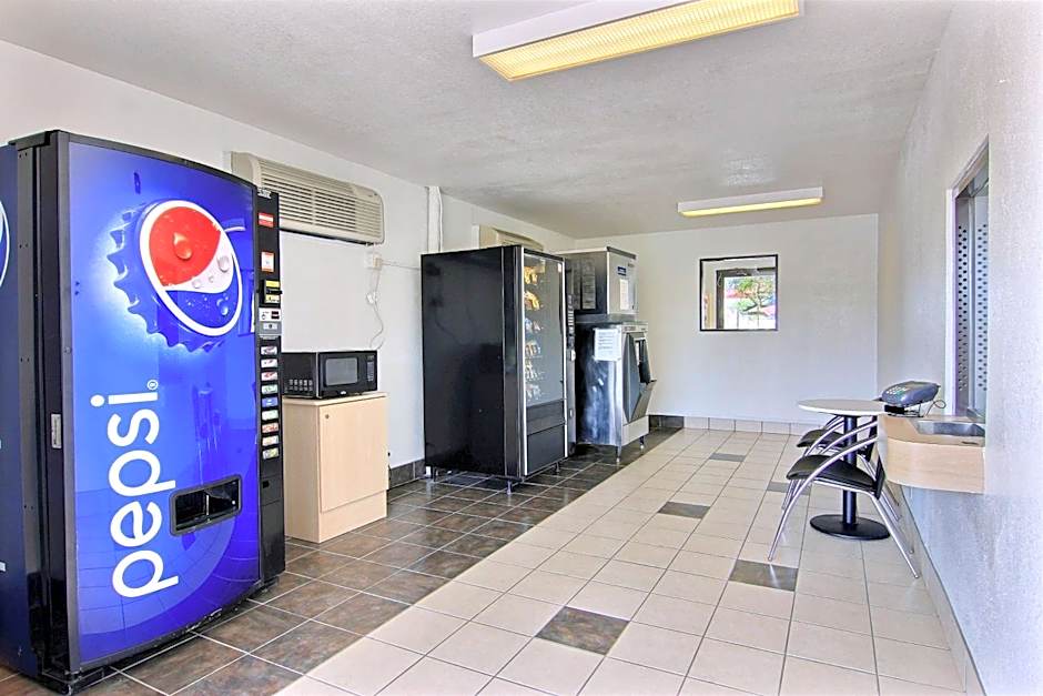 Motel 6-Kingsville, TX