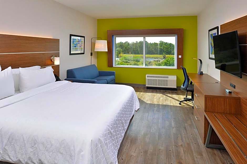 Photo 1 of 3 of 1 King Bed Suite, Mobility Accessible, Bathtub