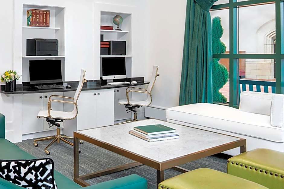 Courtyard by Marriott Stamford Downtown
