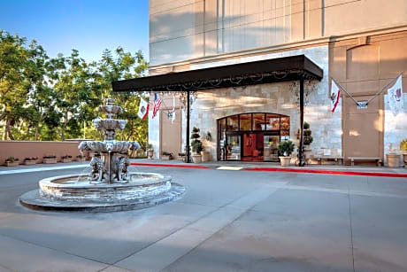DoubleTree by Hilton Santa Ana - Orange County Airport