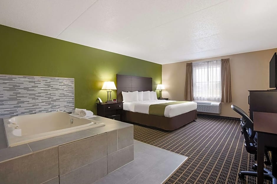 Quality Inn & Suites Big Rapids near University