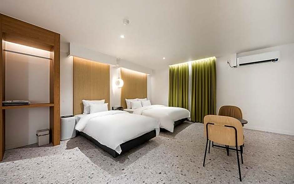 Hotel Casa Osteria in Indong, Gumi