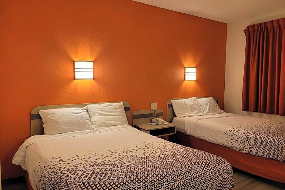 Modern Stay 39 Lakeview By OYO Minonk