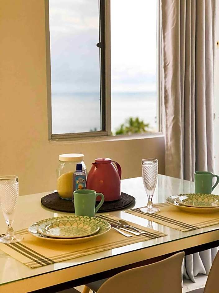 CT-82: Apto com vista espetacular para o mar