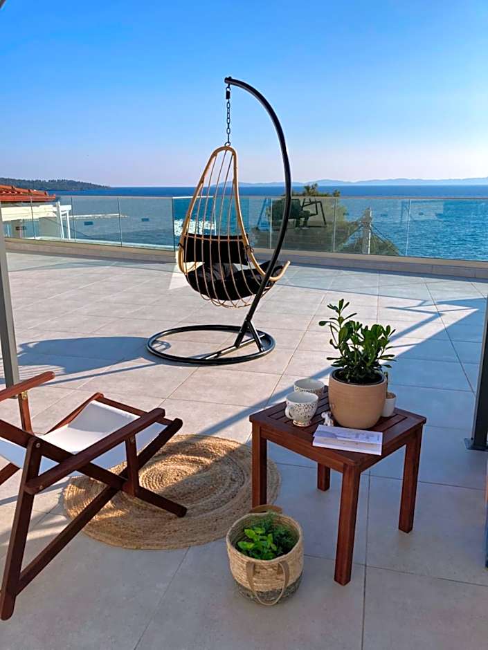 Wide Blue Luxury Boutique Suites