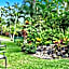Top 10 Pick! Walk to Beach, Shops, Dining and Pool