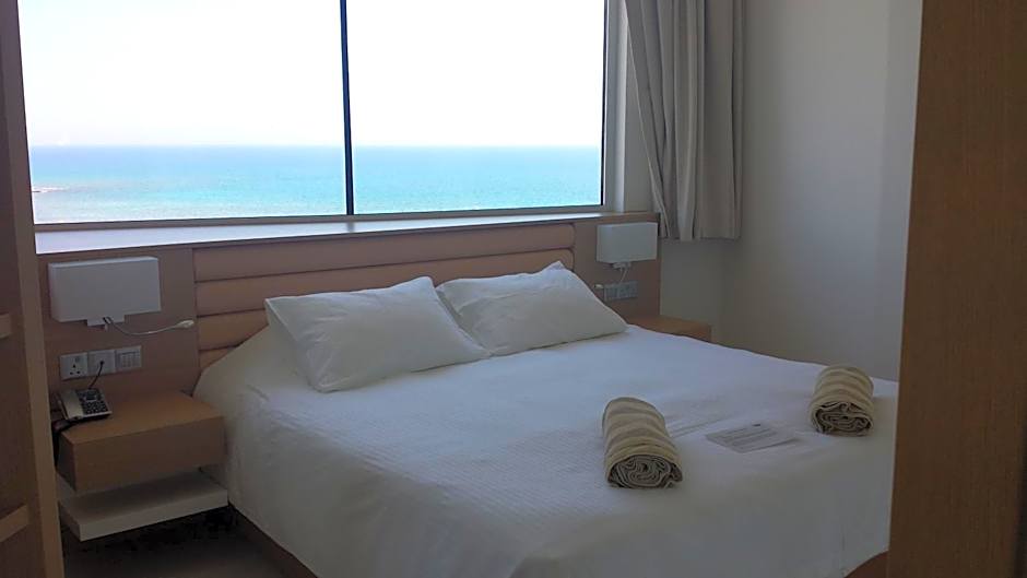 Vrissaki Beach Hotel