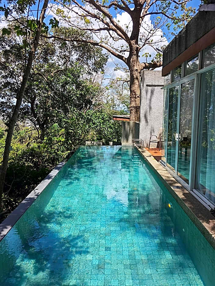 Ambong Pool Villas - Private Pool