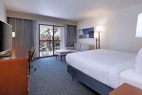 One King Bed w/Balcony, Guest room, 1 King, Sofa bed, Balcony