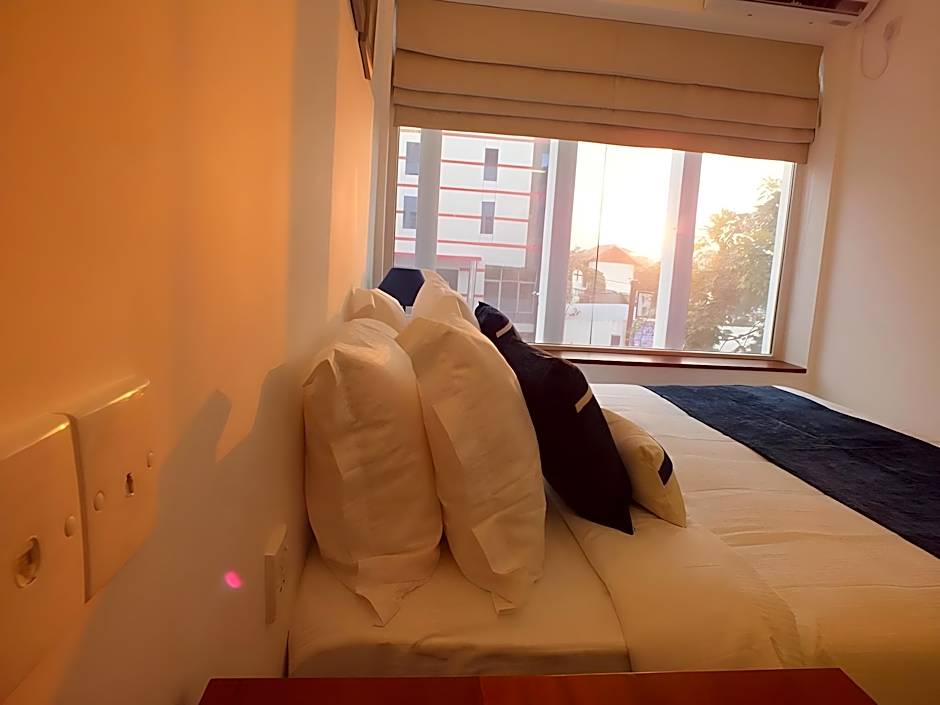 The Residence Business Hotel