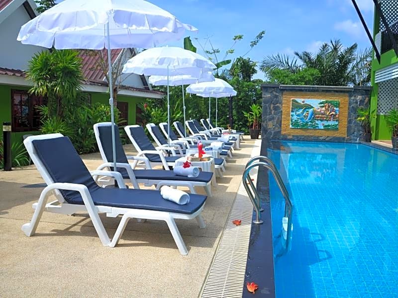 Khaolak C-nior Bungalows