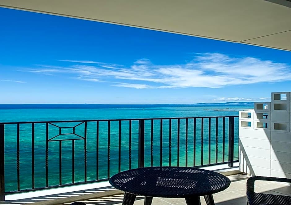 Photo 1 of 6 of Club Deluxe 2 Beds, Sea View