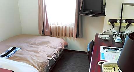 Semi Double Room - Non-Smoking