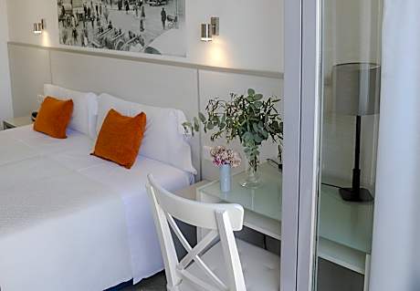 Double Exterior Room