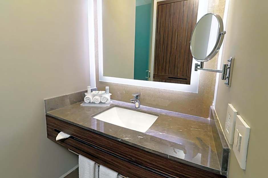 Holiday Inn Express & Suites Monterrey Valle By IHG