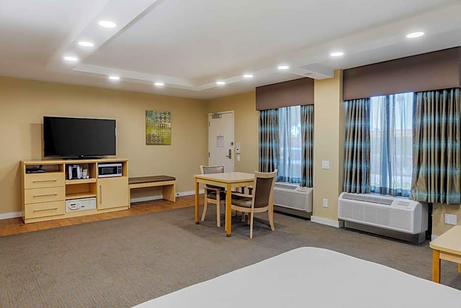 Best Western Plus South Coast Inn