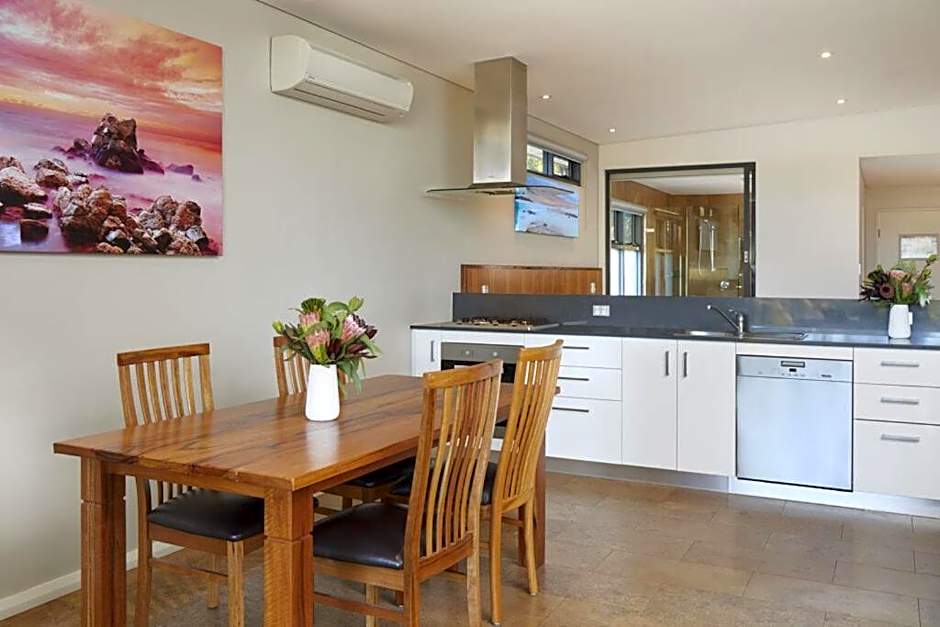 Eight Willows Retreat